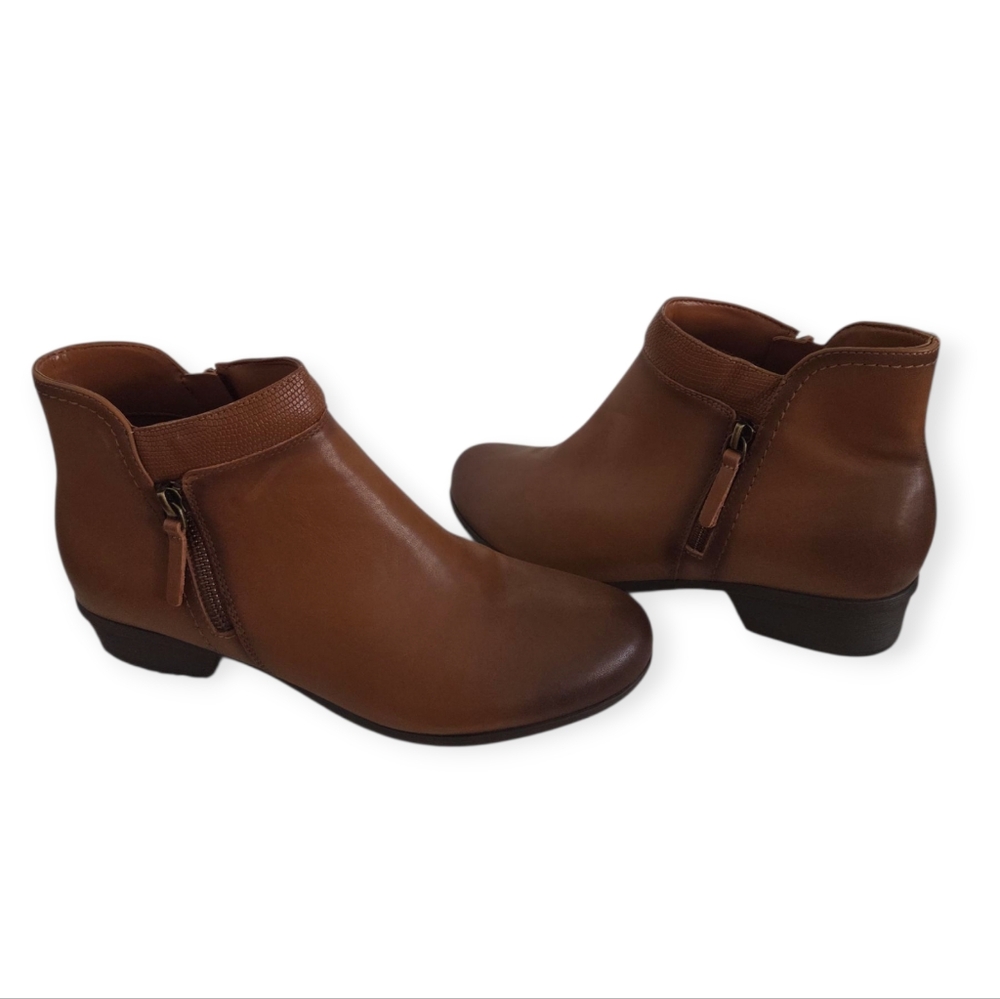 NWOT Women's Rockport Carly Booties - Picture 6 of 9